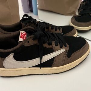 Jordan 1 Retro Low OG SP Travis Scott Mocha